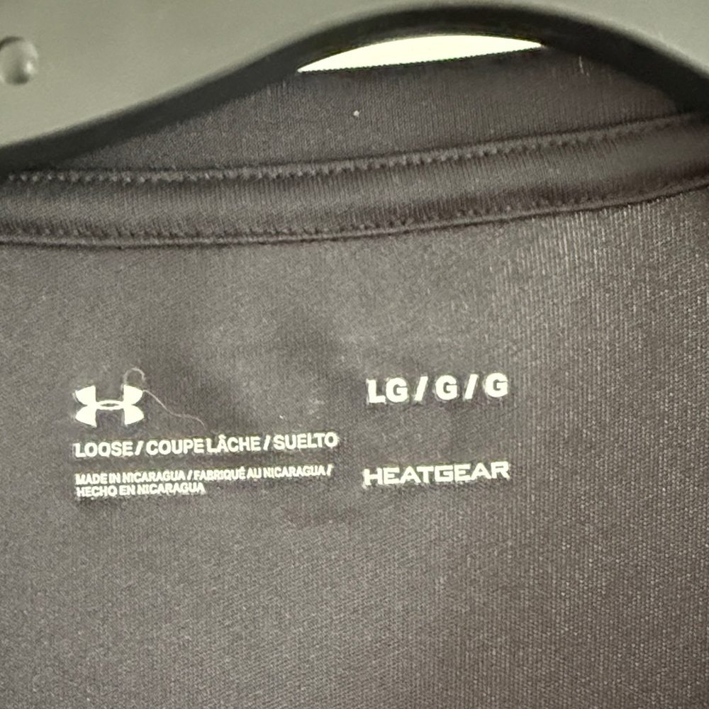 Under Armour Men's black Tee - Picture 3 of 4